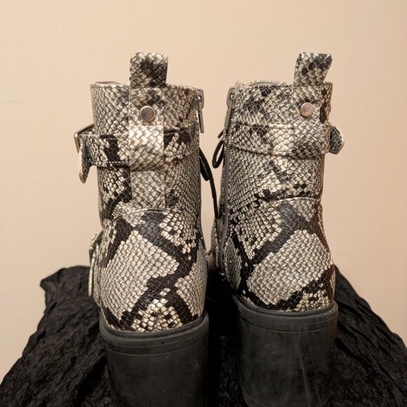 Snakeskin Faux leather heeled boots - Picture 4 of 10